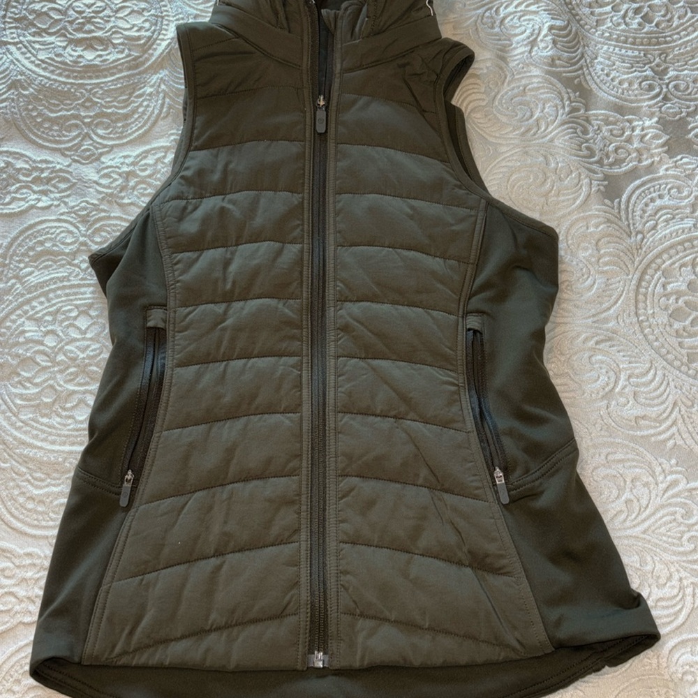 Lululemon olive green Vest